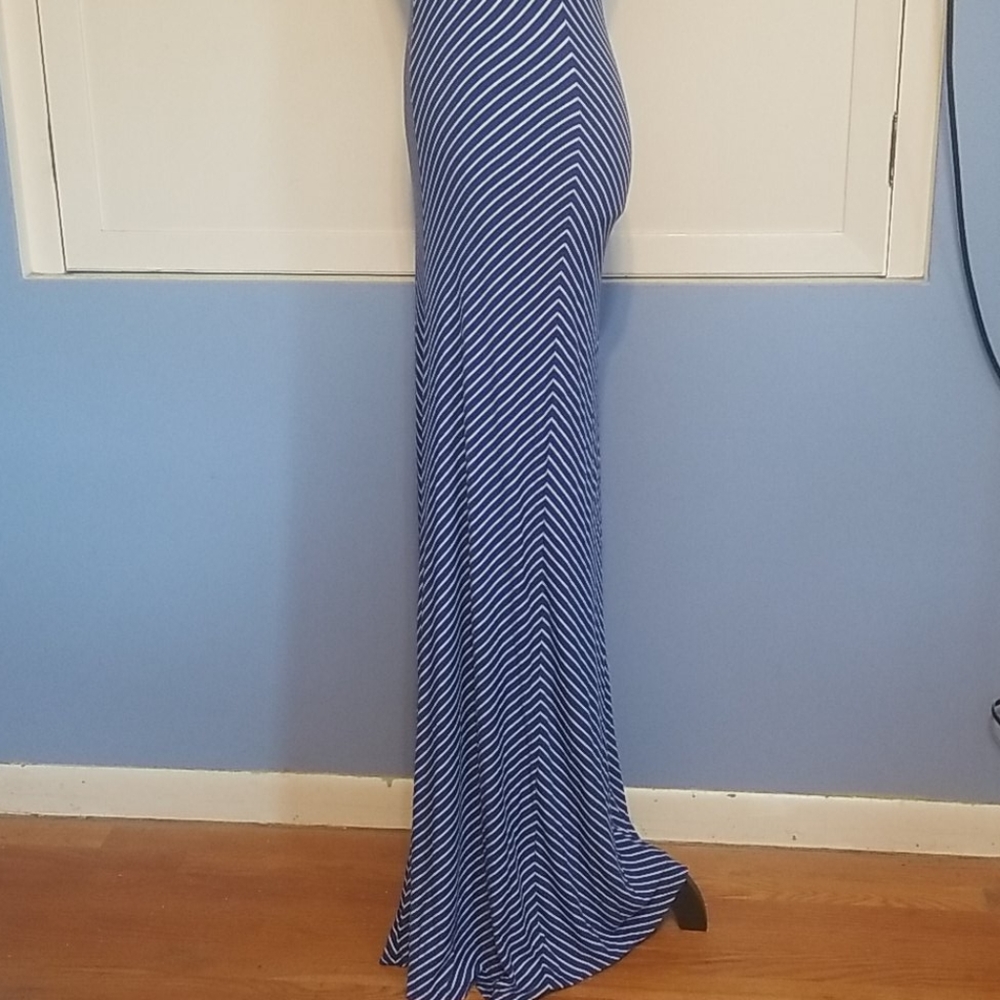 Dress - Picture 8 of 11